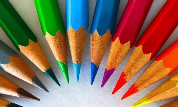 Crayons représentant 12 couleurs